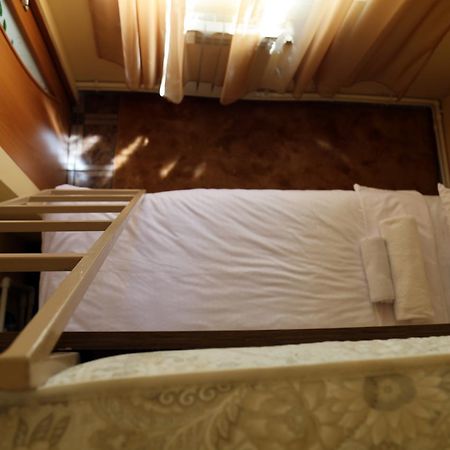 Magnolia Hostel Erévan Extérieur photo