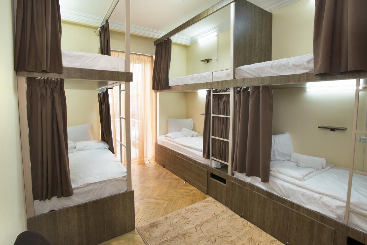 Magnolia Hostel Erévan Extérieur photo